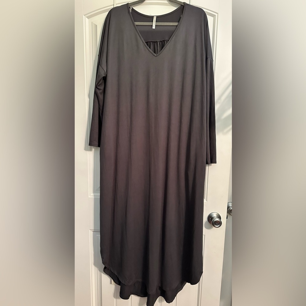 Size 1X Mittoshop Gray Maxi 3/4 Sleeve Dress. Never worn!